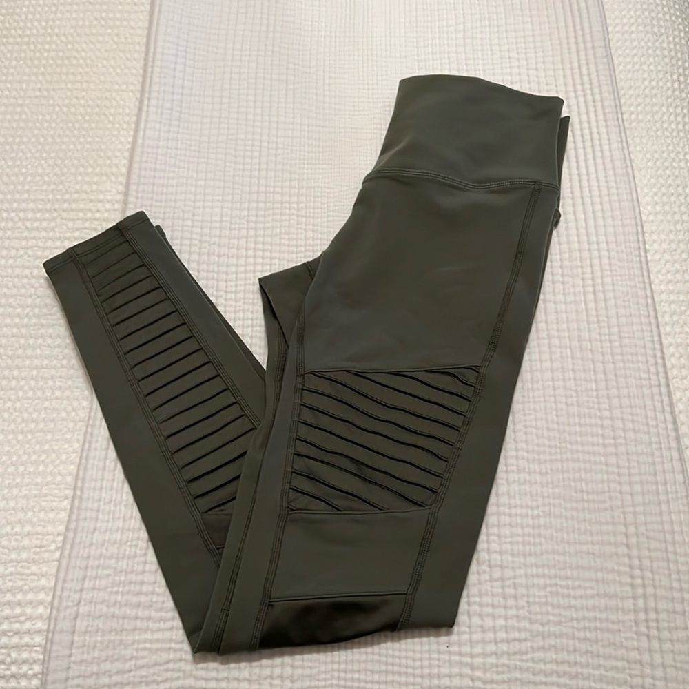 Alo moto leggings